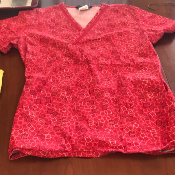 Scrub top - Picture 2 of 2